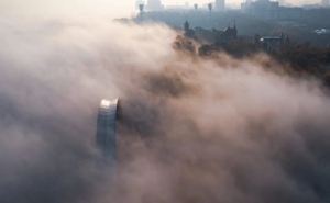 Киев задыхается от смога. Чувствуется стойкий запах гари. ФОТО