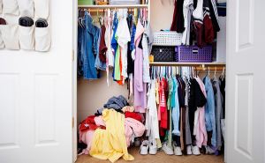 Об этом не знают 90% хозяек: как правильно складывать одежду в шкаф