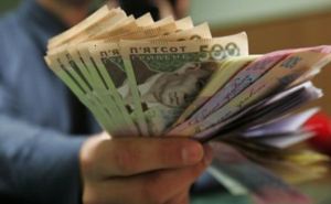 Каждый житель Украины, кто ранее не получал денежную помощь, получит 13 тысяч гривен