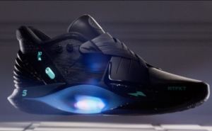 Nike выпускает в продажу умные кроссовки.  ФОТО. ВИДЕО