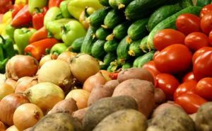 Все дорожает: как изменились цены на картофель, капусту, огурцы и помидоры в супермаркетах