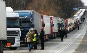 Почти весь импорт товаров в Украину за 2022 год доставлен автотранспортом