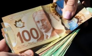 Украинцы в Канаде могут получить до $2 тысяч: как оформить выплаты
