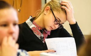 В Украине отменили школьные экзамены