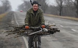 Жители Украины надеются на лучшее, но видят, что ситуация ухудшается, — исследование