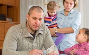 Украинские семьи получат по 1000 долларов от США: как оформить помощь