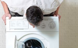 Почему стиральная машинка прыгает во время работы, и как от этого избавиться