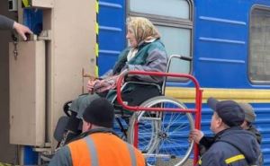Украинцам рассказали как бесплатно эвакуировать «лежачего» человека