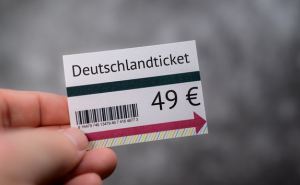 В Германии начали продавать единый билет на все виды транспорта за 49 евро. Как его получить за 34 евро