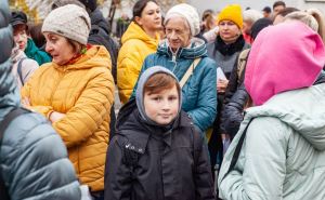 Надо успеть подать заявление до 31 марта. Украинским семьям с детьми выплатят помощь по 2200 грн на каждого члена семьи.