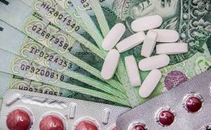 Украинские переселенцы в Польше могут получить возмещение за купленные лекарства. Как получить в злотых