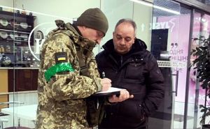 Вручение повестки через родственников: украинцам рассказали, законно ли это, ответ юриста