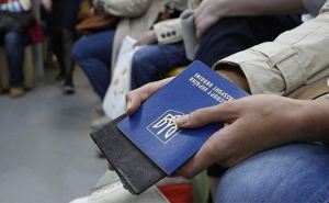 С сегодняшнего дня украинцам упростили оформление загранпаспортов для детей