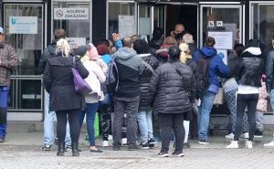 Украинские беженцы в Чехии не могли снять деньги с банковских карт