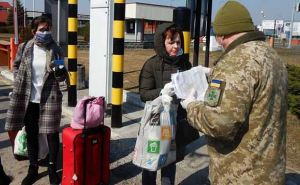 Изменились правила пересечения границы: украинцам рассказали подробности