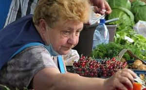 Черешня и клубника наконец-то станут доступными для простых украинцев: когда ждать адекватных цен