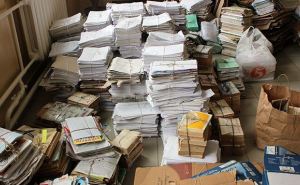 Самое время навести порядок в кладовой, ищите старые журналы, тетради и картон: сколько в Украине можно заработать на макулатуре