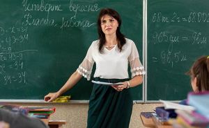 Сколько получают учителя на пенсии в Украине — от чего зависит размер выплат