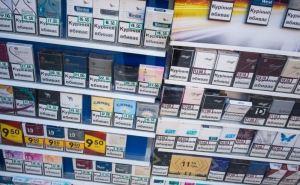В Украине запретят продавать больше 2-х пачек сигарет в одни руки
