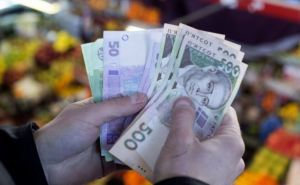 Обязаны принимать заявления от всех: жители Украины должны получить по 11 600 гривен