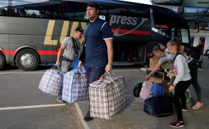 В Эстонии увеличилось число транзитных  украинских военных беженцев, едущих через Нарву
