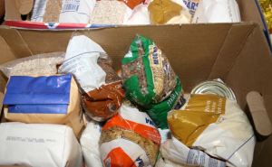 Еще один фонд начал выдавать продуктовые наборы: как получить гуманитарную помощь