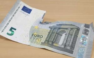 Можно ли расплачиваться порванной банкнотой в Германии
