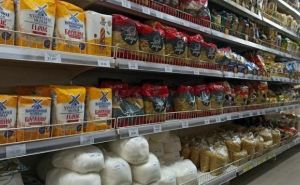 Супермаркеты обновили цены на сахар, макароны и гречку: где купить на треть дешевле