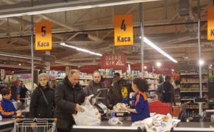Как обманывают в украинских супермаркетах покупателей с детьми