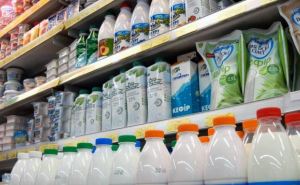 Станут деликатесом, в стране резко подорожала молочка: сколько стоят молоко, сметана и сливочное масло