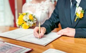 Украинцы в Польше теперь могут зарегистрировать свой брак в дипломатических учреждениях
