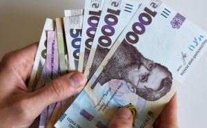 Уже с 1 января каждый украинец получит дополнительно 400 грн