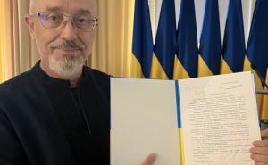Министр обороны Украины подал в отставку. ФОТО