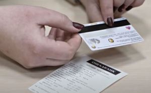 Касается всех у кого есть кредитные карты: Рада вводит новый налог — кошельки украинцев вывернут