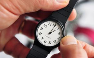 Уже в октябре начнете жить по-новому: в Украине радикально изменят время. Нужно ли переводить часы?