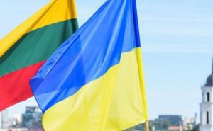 Литовцы лучше всего  относятся к украинским беженцам чем к другим мигрантам