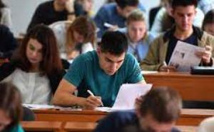 Стипендию отменяют украинским студентам которые выехали за границу