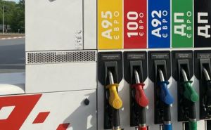 Скакнет сразу на 4 грн: водителей предупредили, что цены на бензин и дизель сильно изменятся