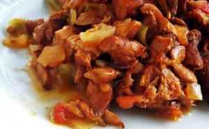 Вкуснее варенных сосисок и жаренной колбасы: «Гуляш из свинины» — готовится 30 минут, родные дважды попросят добавки