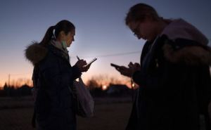 В Киеве начали оповещать об отключении света через мобильные телефоны