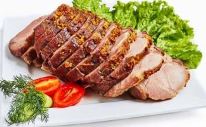 Никакой колбасы или покупного мяса: невероятная заготовка из свинины, которая станет королевой праздничного стола