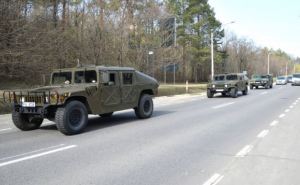 Военная техника движется по дорогам  Молдовы