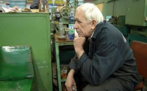 Украинцам преклонного возраста вместо пенсии будут платить социальную помощь