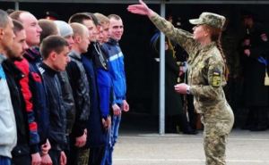 Мобилизация продолжается — призыв молодежи в армию: 18-летних могут отправить на фронт