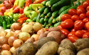 Сразу на 70 гривен: перед Новым годом в Украине взлетели цены на популярные овощи