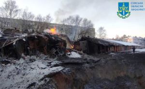 В результате ракетного удара в одном из кварталов Шостки повреждено 26 домов