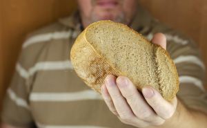 Как вы нарезаете хлеб: начинаете с горбушки? Пекарь объяснил, что это грубейшая ошибка