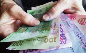 Украинские пенсионеры получат ежемесячный «бонус»: кому доплатят 944 гривны
