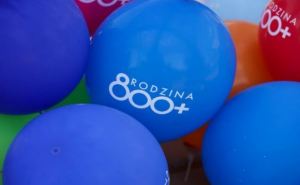 Украинцы в Польше  с 1 февраля могут подавать заявки на пособие для детей «Rodzina 800+