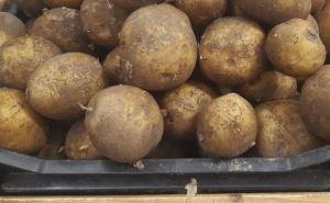 «Никаких денег не хватит» — В Украине продолжает расти цена на картофель, уже в три раза дороже, в сравнении с прошлым годом